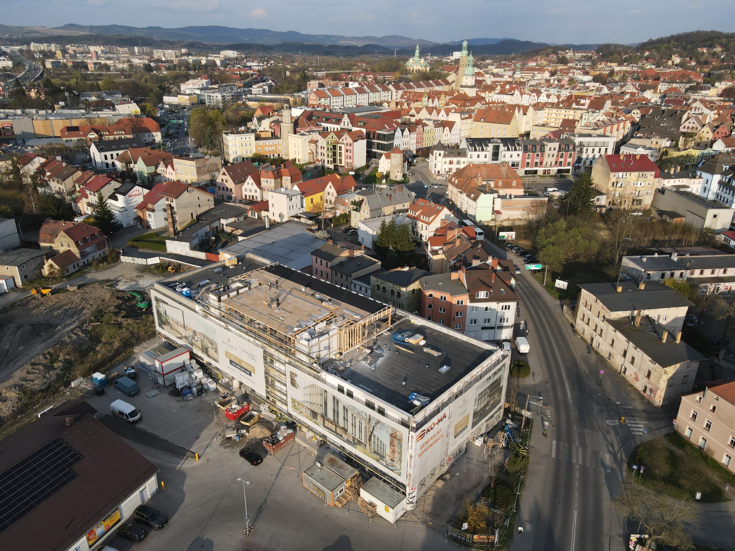 Hotel Bellevue z&nbsp;lotu ptaka – najnowsze zdjęcia z&nbsp;budowy