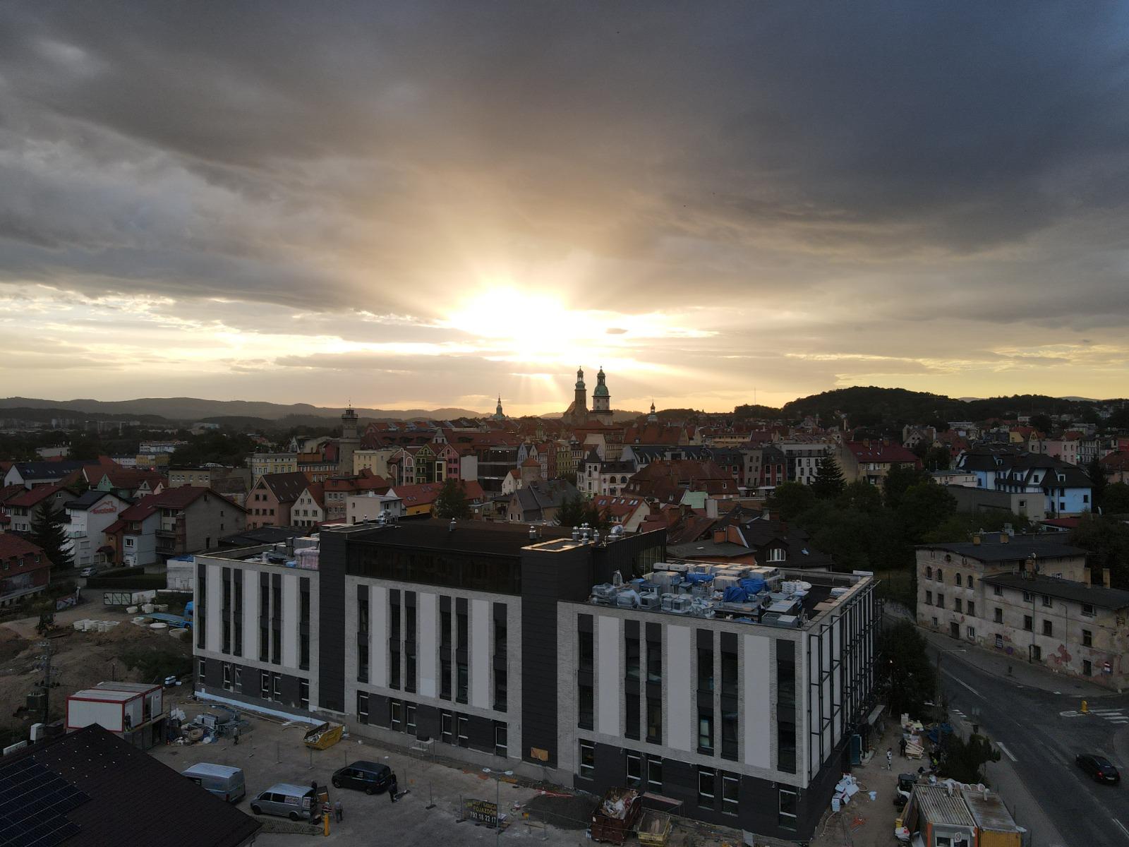 Zobacz najnowsze zdjęcia z&nbsp;budowy Hotelu Bellevue